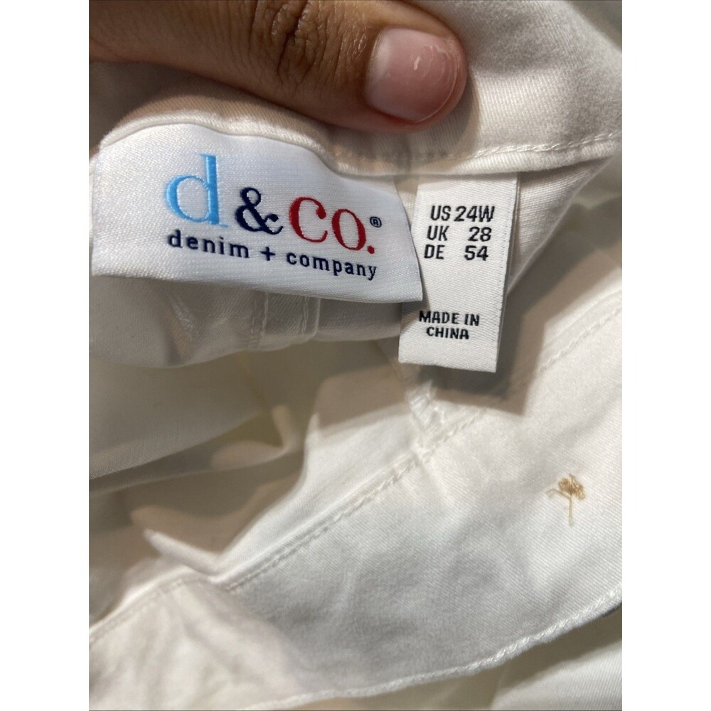 Denim & Co White Plus Size Bermuda Shorts Size 24W - Picture 7 of 8